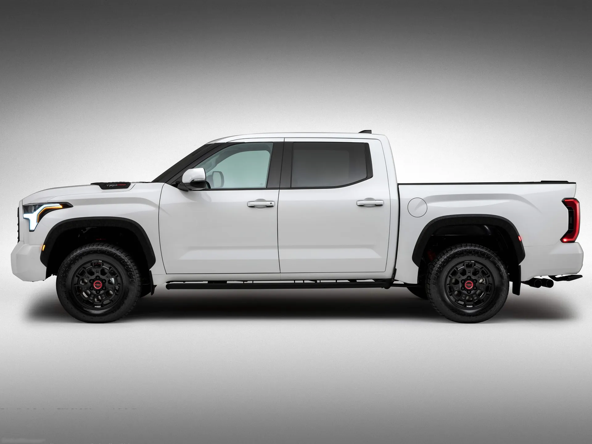 Toyota Tundra (2022) - Side Profile