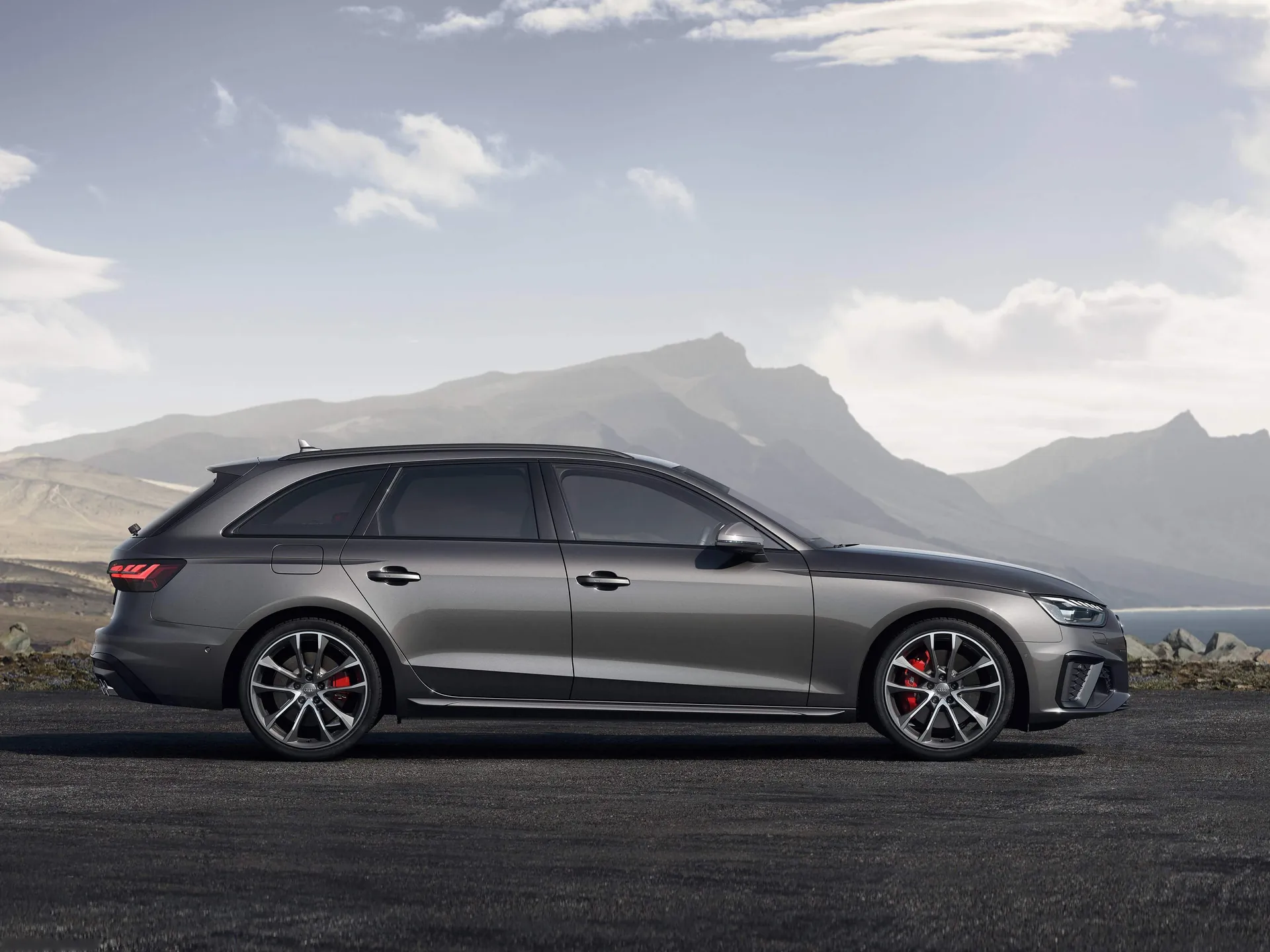 Audi S4 Avant TDI (2020) – boční profil