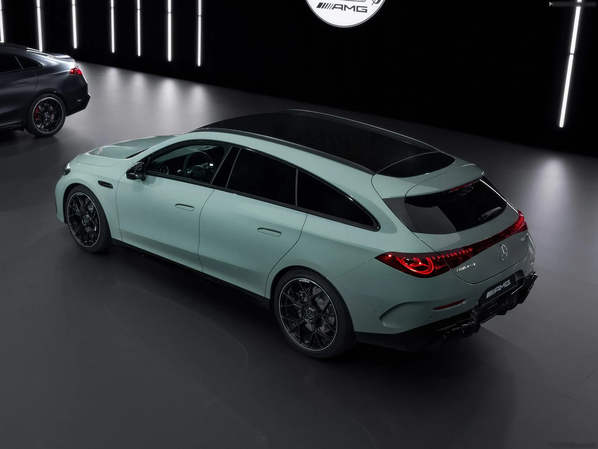 Mercedes-Benz CLA45 AMG 4Matic Shooting Brake (2027) – zadní tříčtvrteční pohled