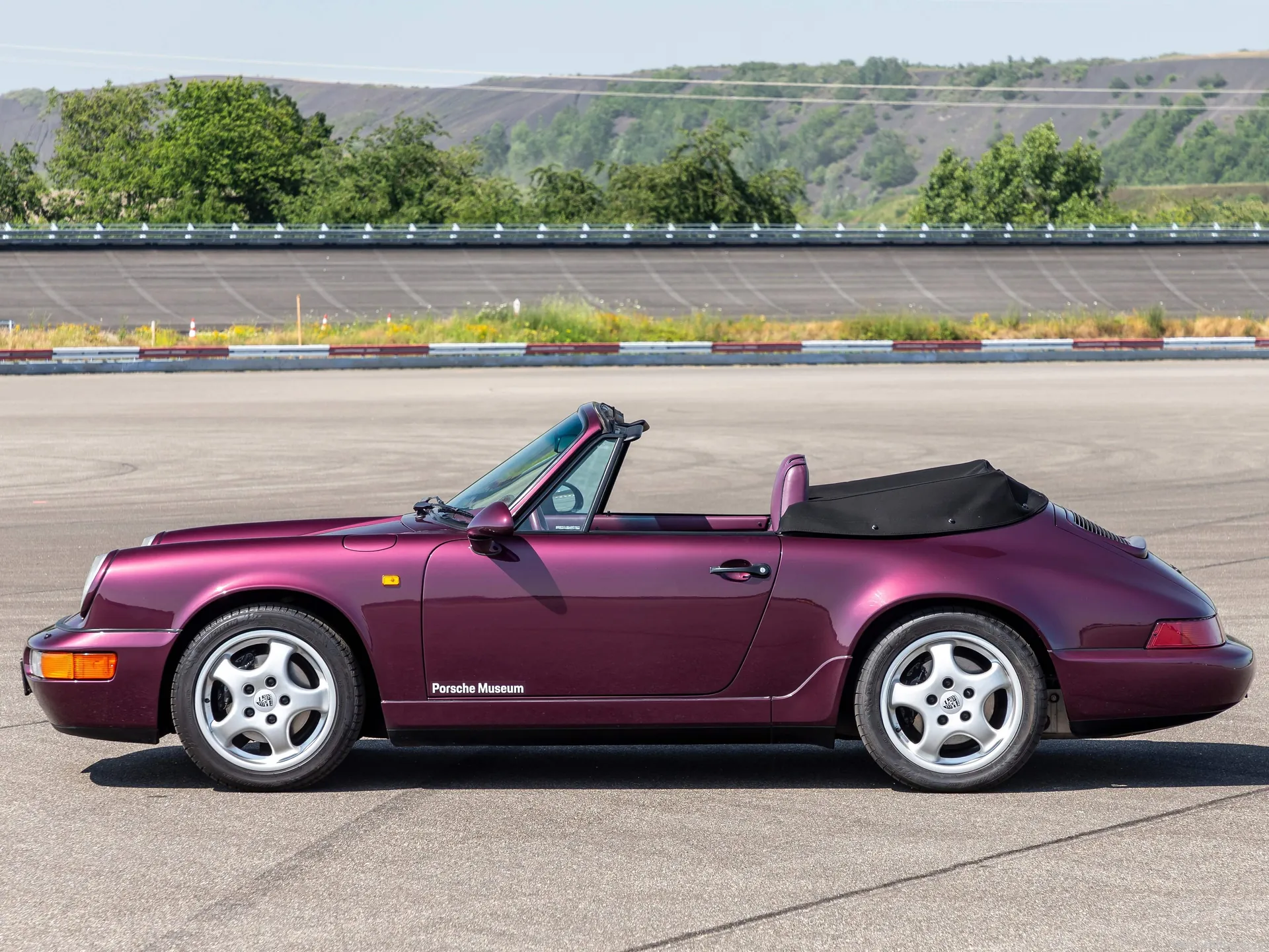 Porsche 911 Carrera 2 Cabrio (1993) - Side Profile