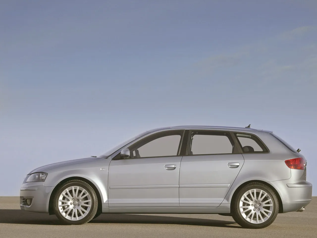 Audi A3 Sportback (2004) – boční profil