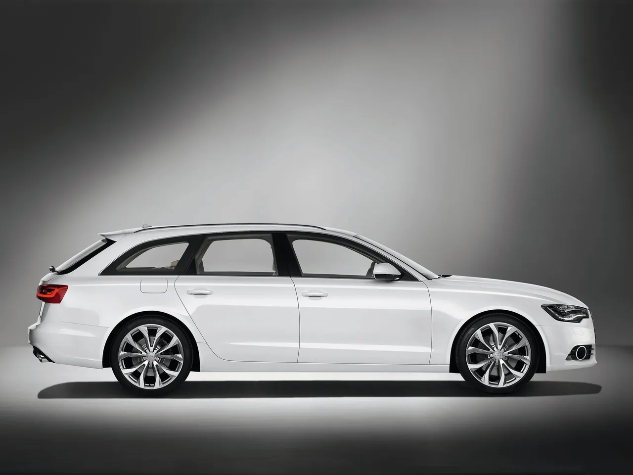 Audi A6 Avant (2012) – boční profil