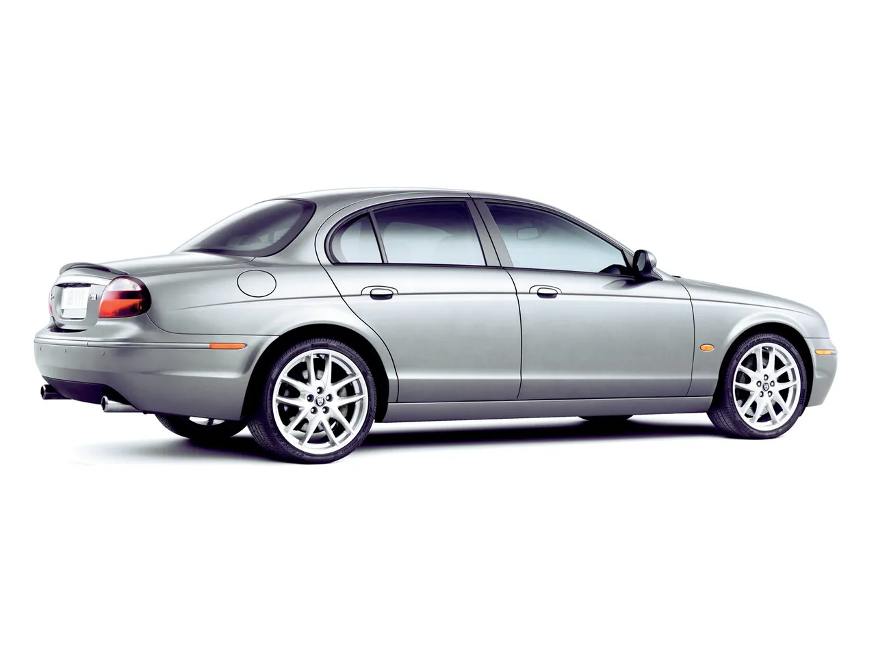 Jaguar S-Type (2008) – zadní pohled