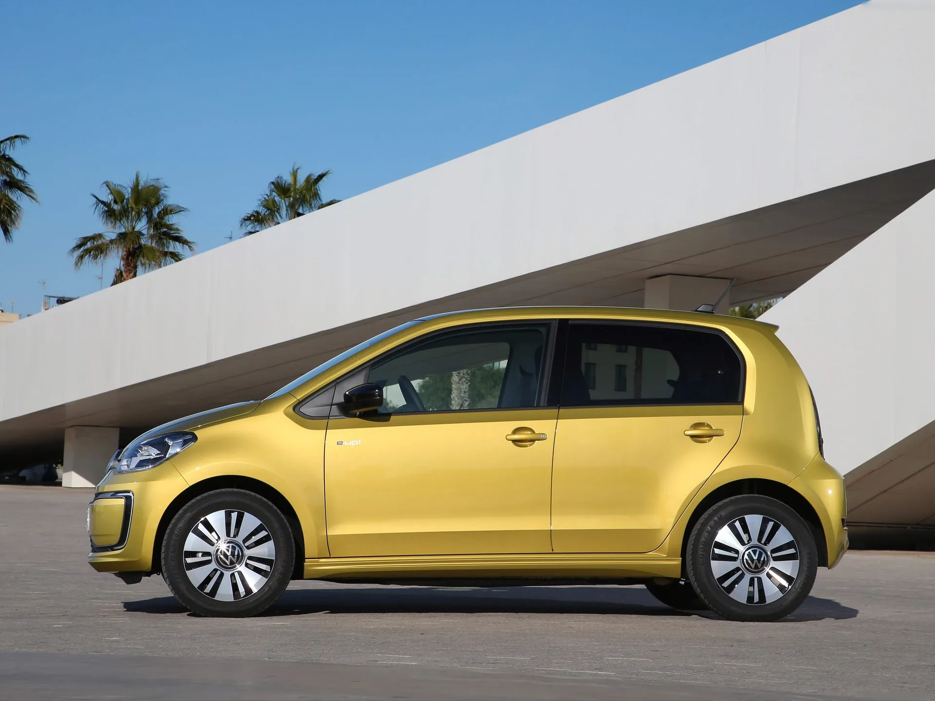 Volkswagen e-Up (2020) – boční profil