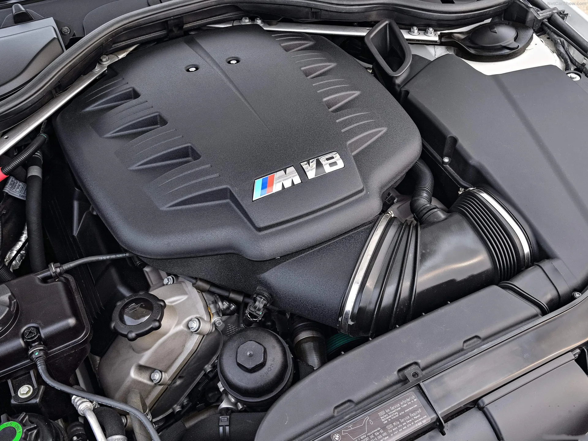 BMW M3 Pickup Concept (2011) – motorový prostor