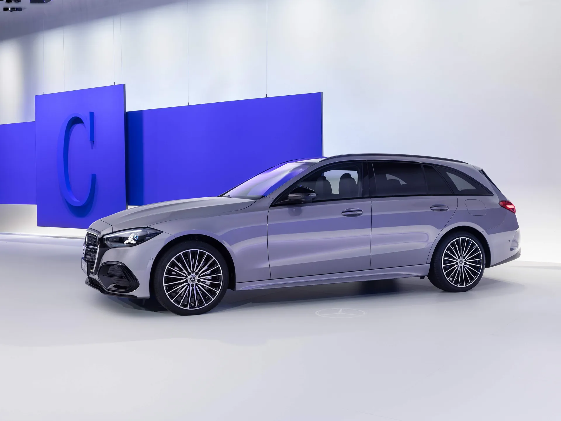 Mercedes-Benz C-Class Estate (2027) – boční profil