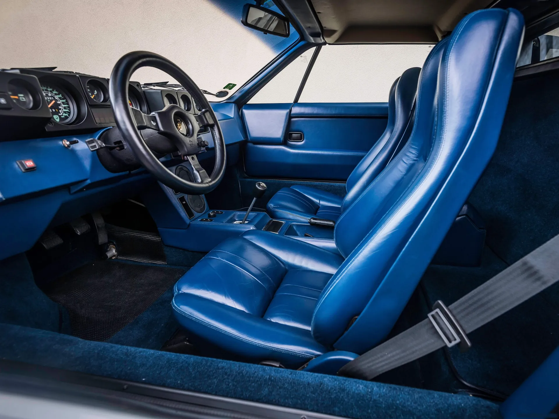 Lamborghini Jalpa (1981) – interiér