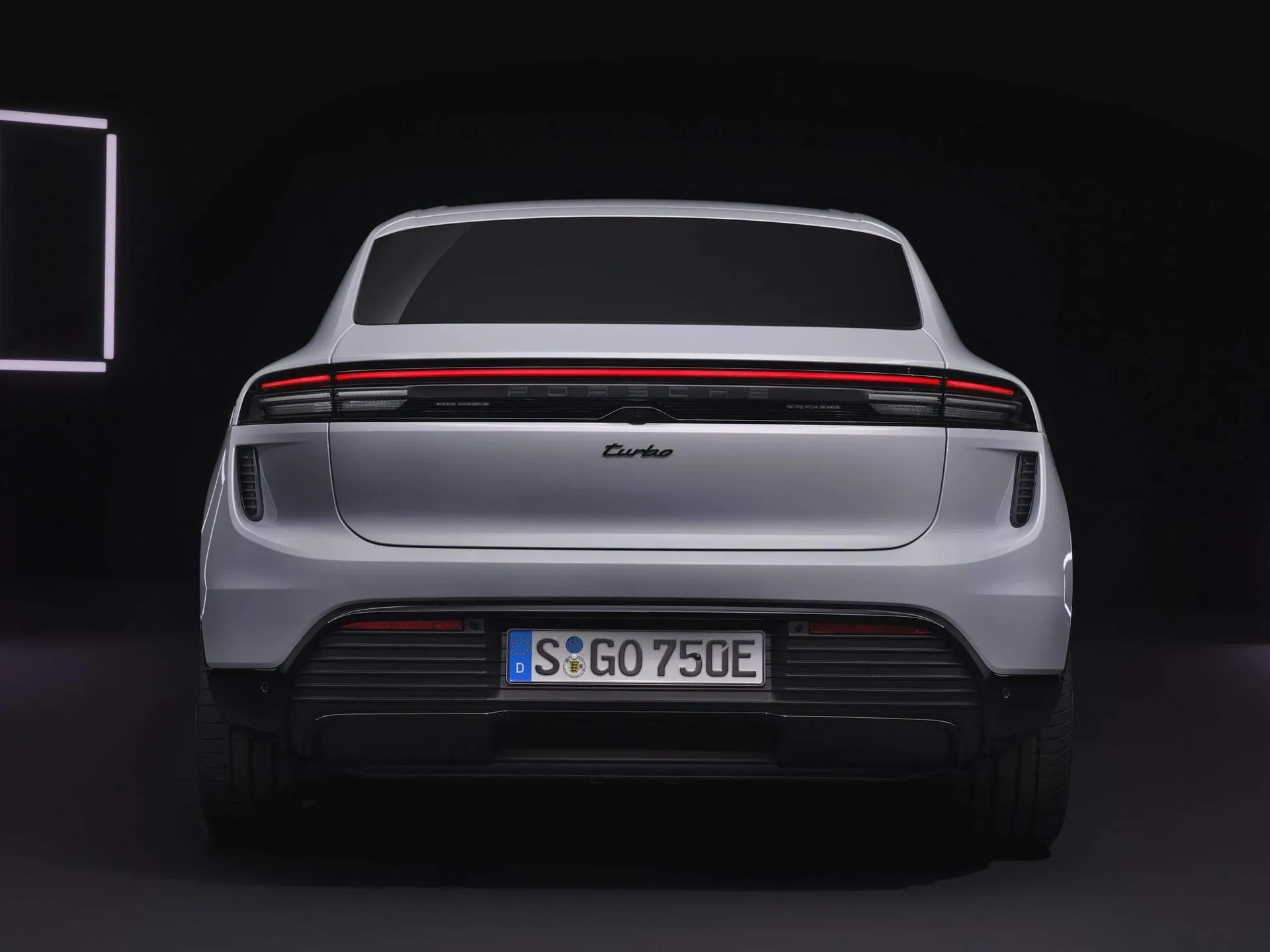 Porsche Macan Turbo (2025) – zezadu
