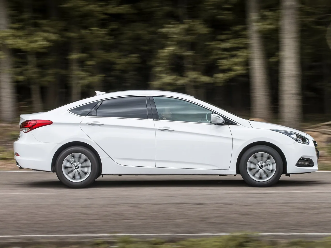 Hyundai i40 (2015) – boční profil
