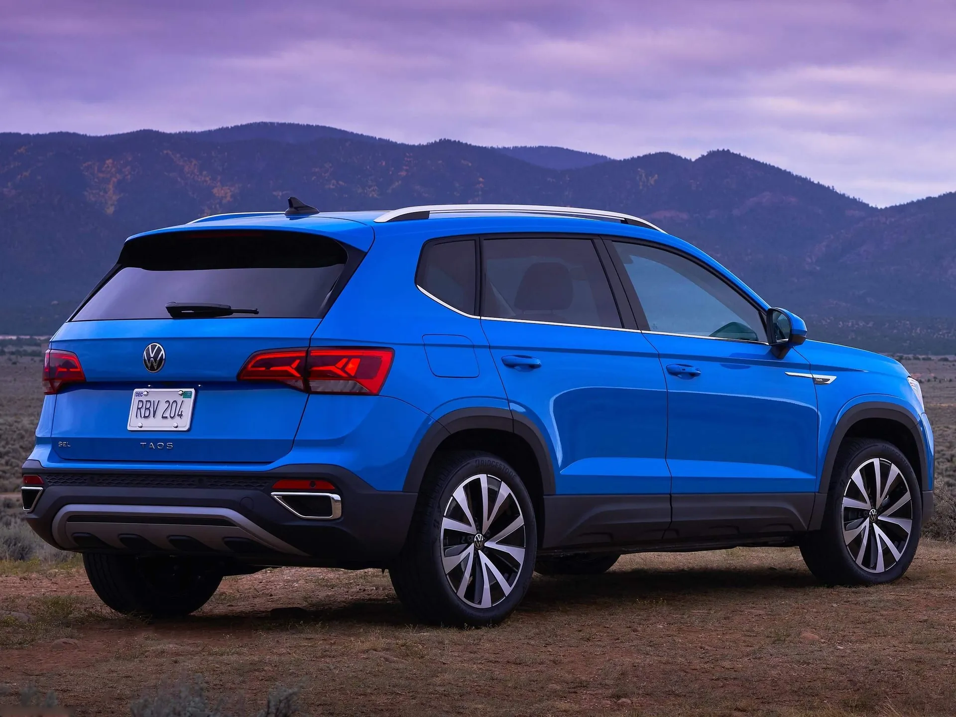 Volkswagen Taos (2022) - Rear Three-Quarter