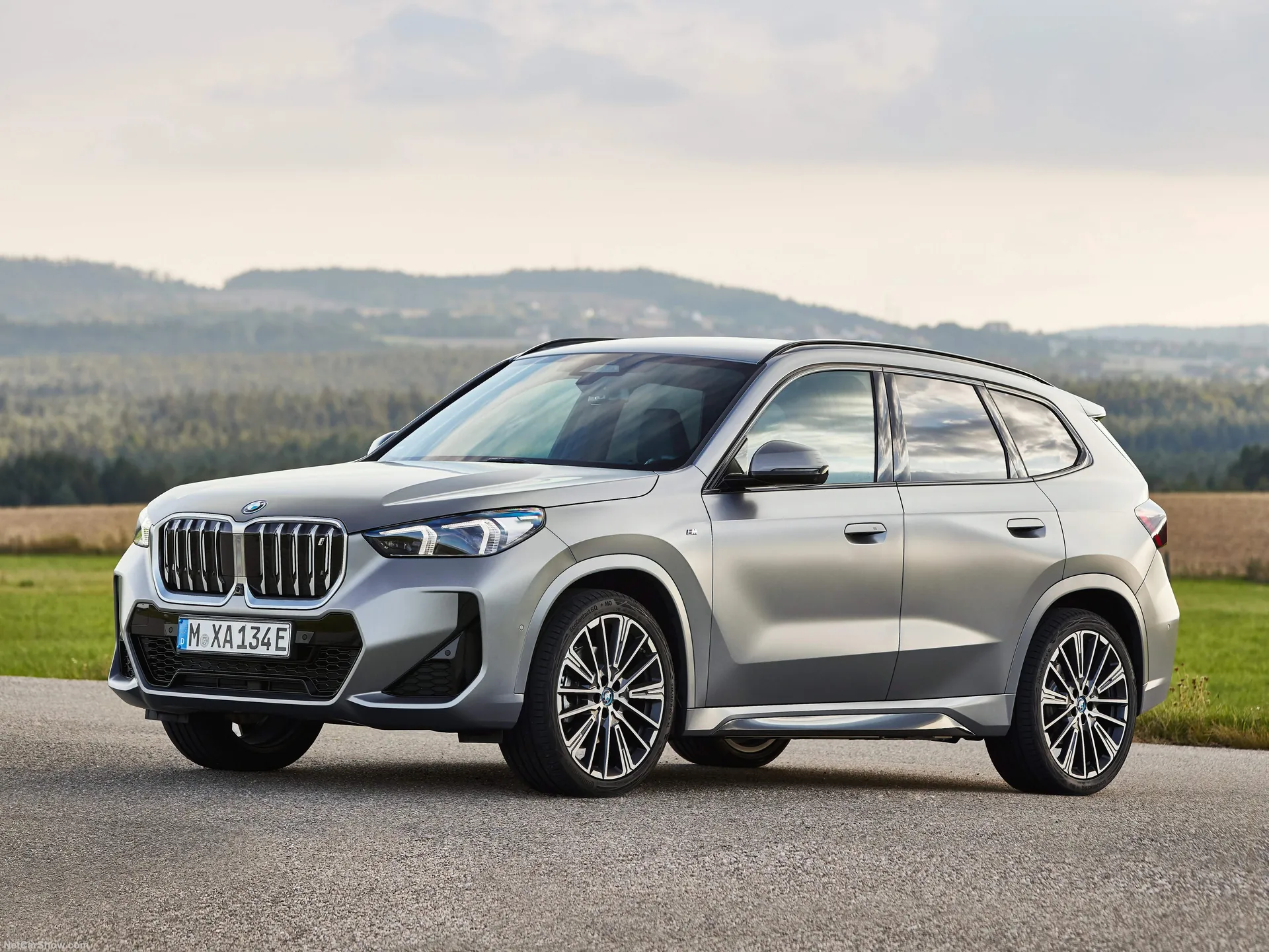 BMW iX1 (2023)