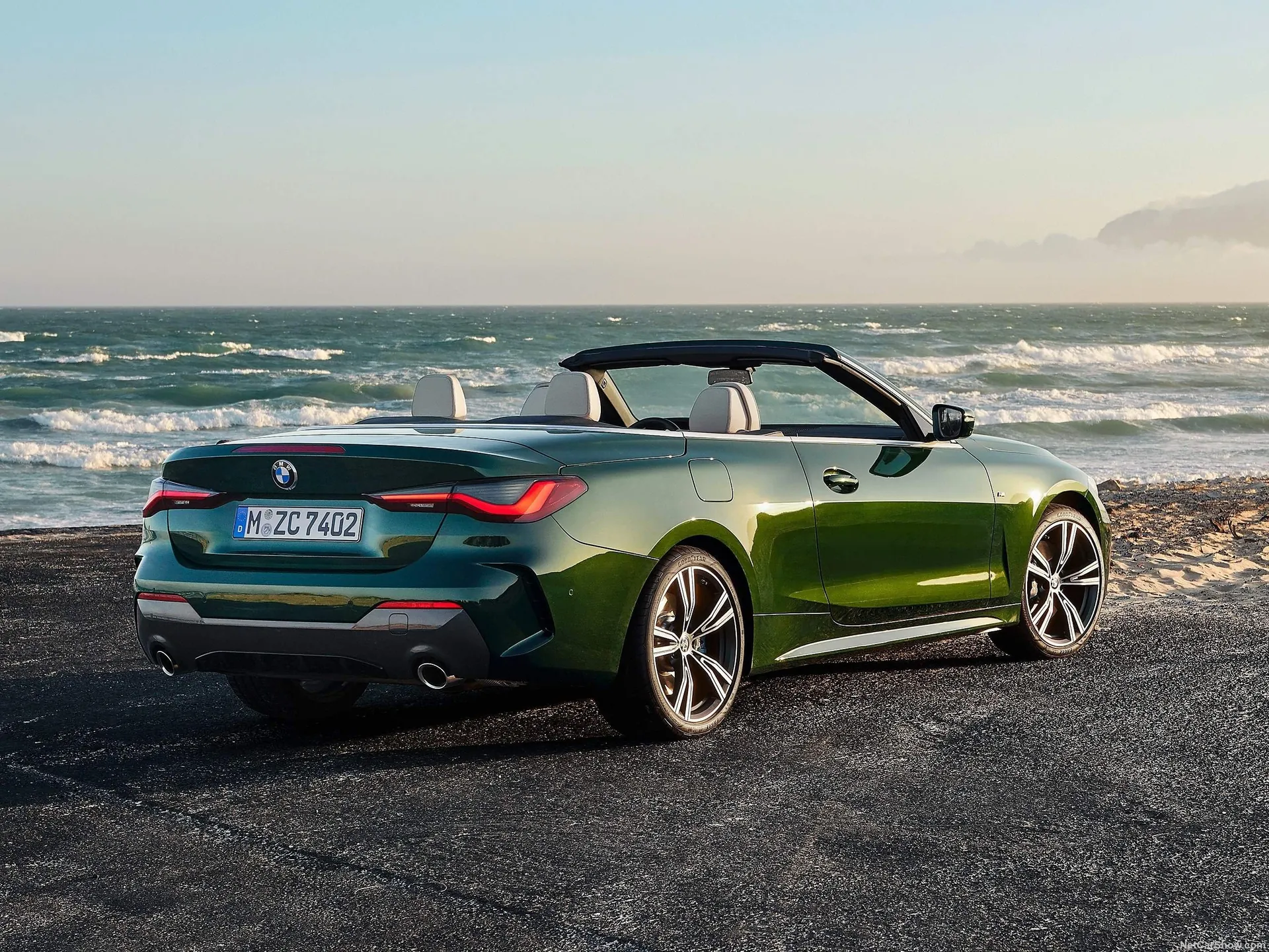 BMW 4-Series Convertible (2021) – zadní tříčtvrteční pohled