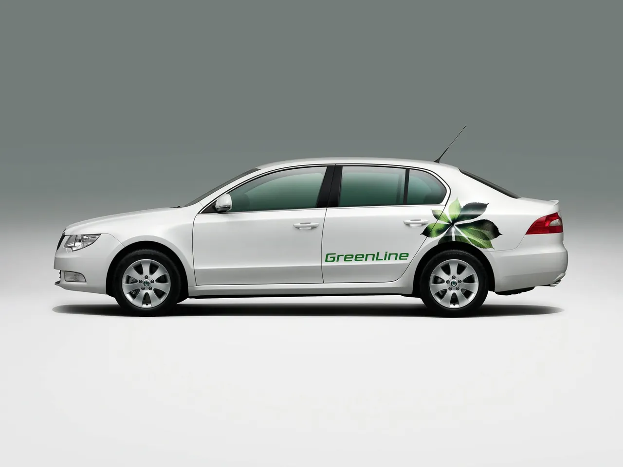 Skoda Superb GreenLine (2009) - Side Profile