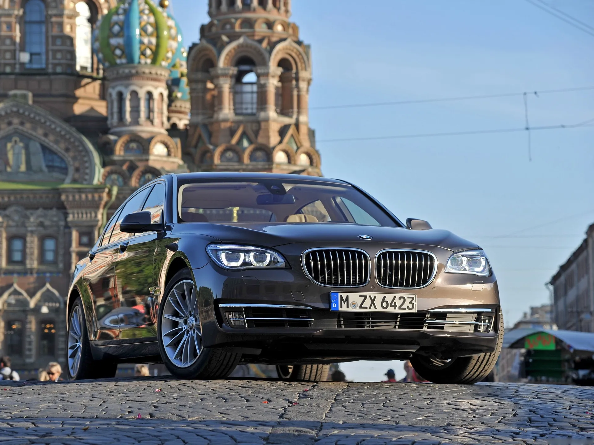 BMW 750Li (2013)