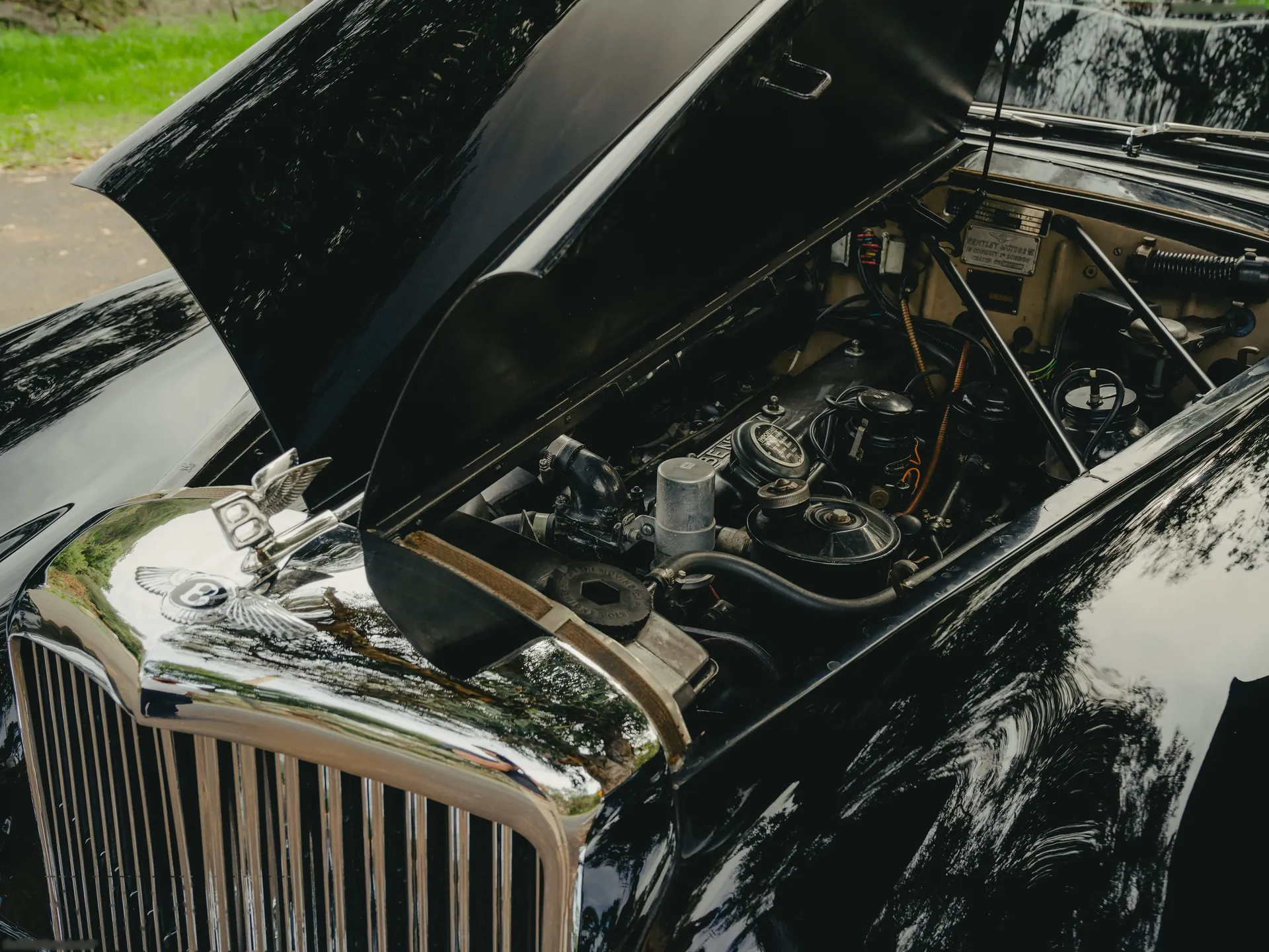 Bentley S1 Continental Flying Spur (1958) – motorový prostor
