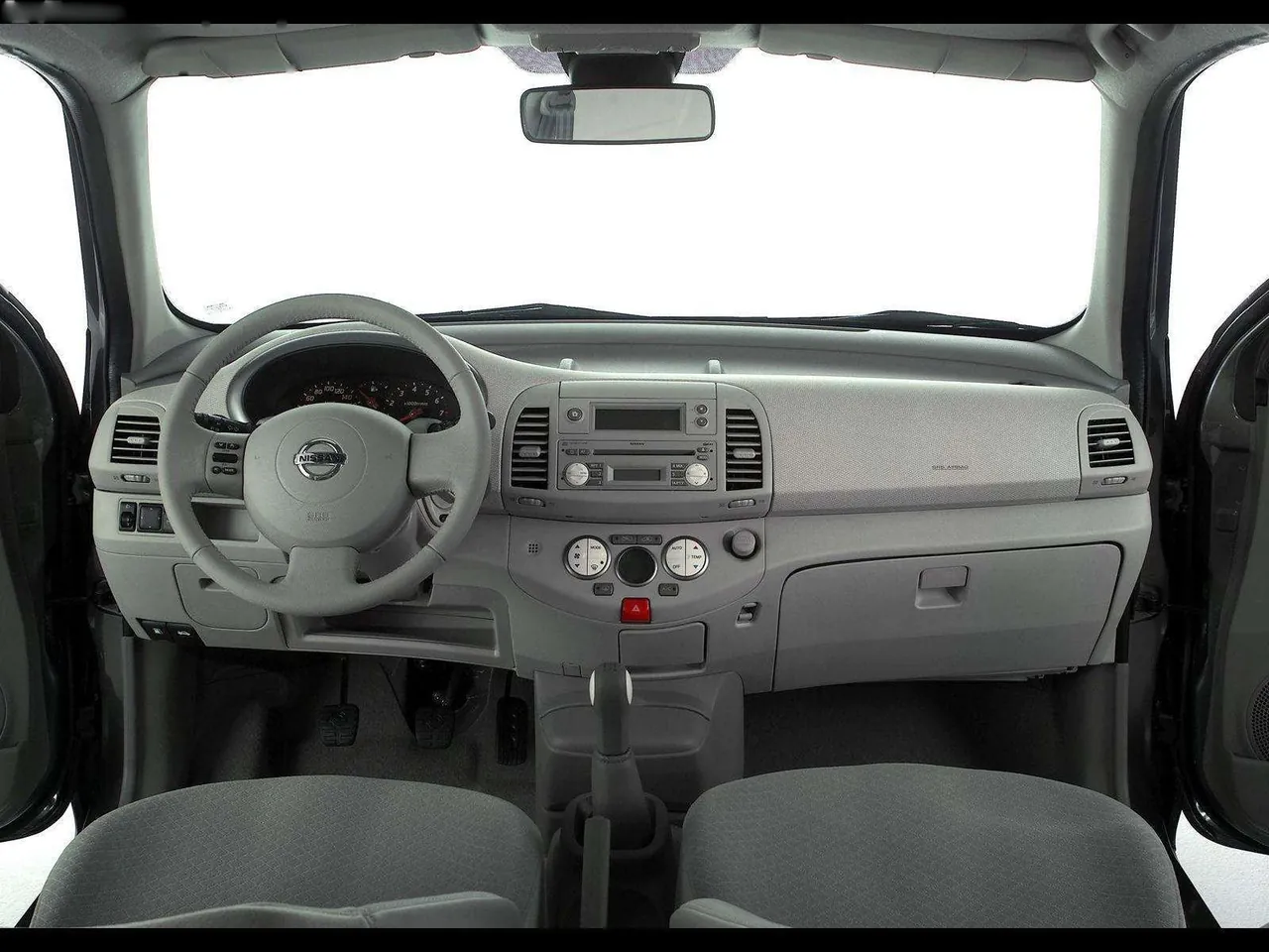 Nissan Micra (2002) – interiér