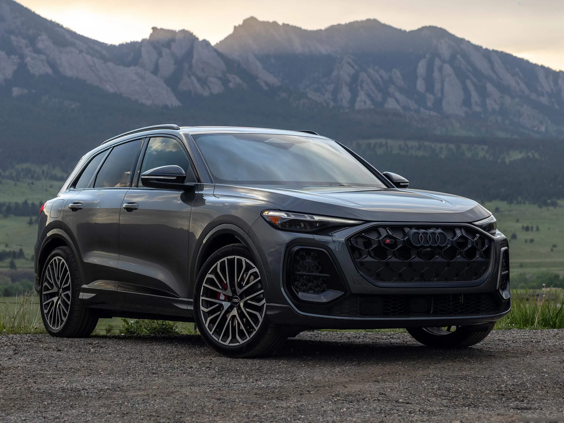 Audi SQ5 [US] (2025)