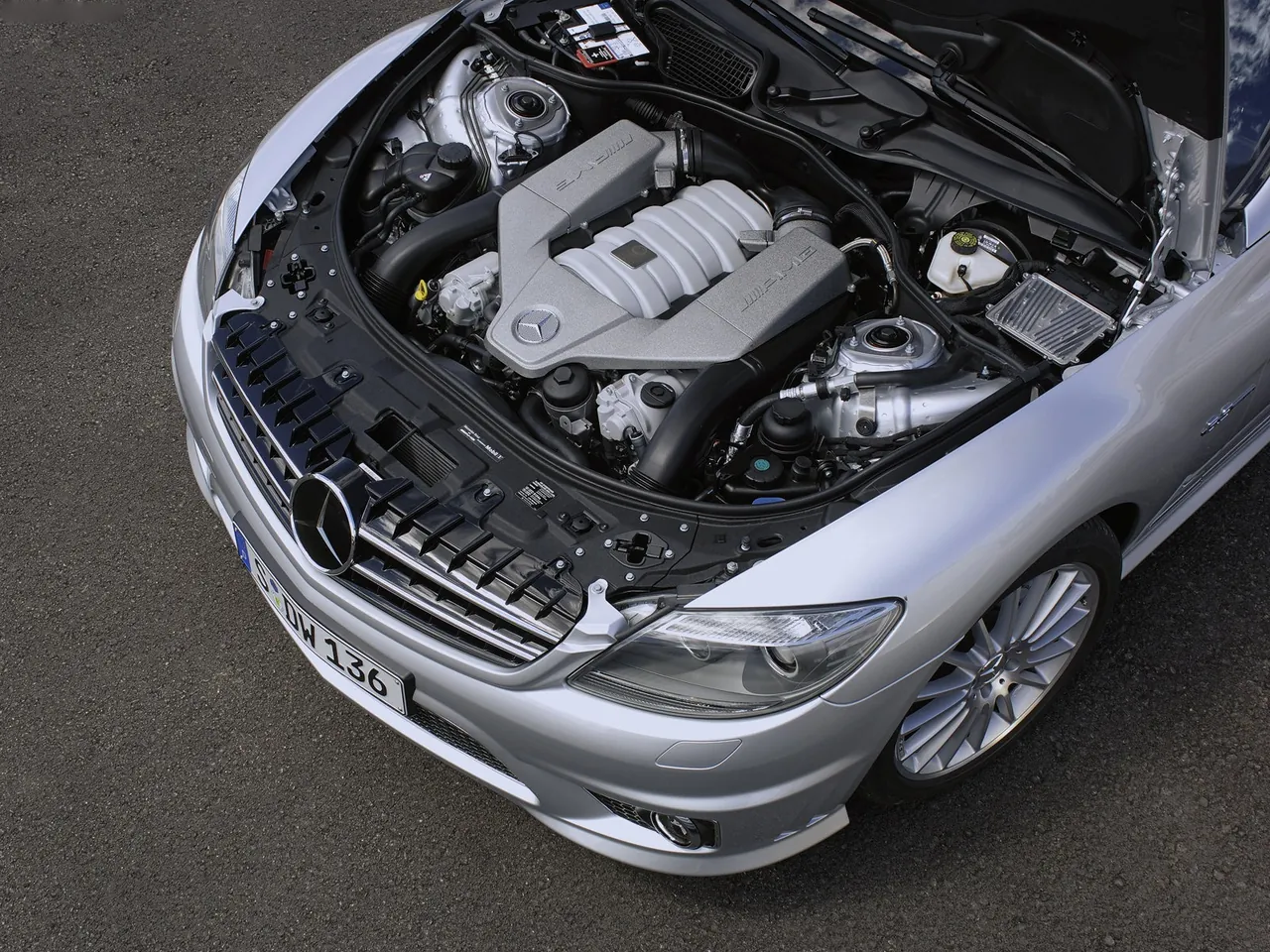 Mercedes-Benz CL 63 AMG (2007) - Engine Bay