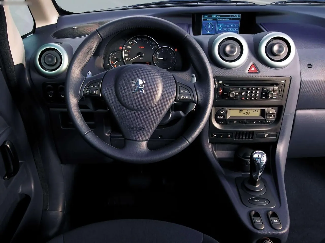 Peugeot 1007 (2005) – interiér