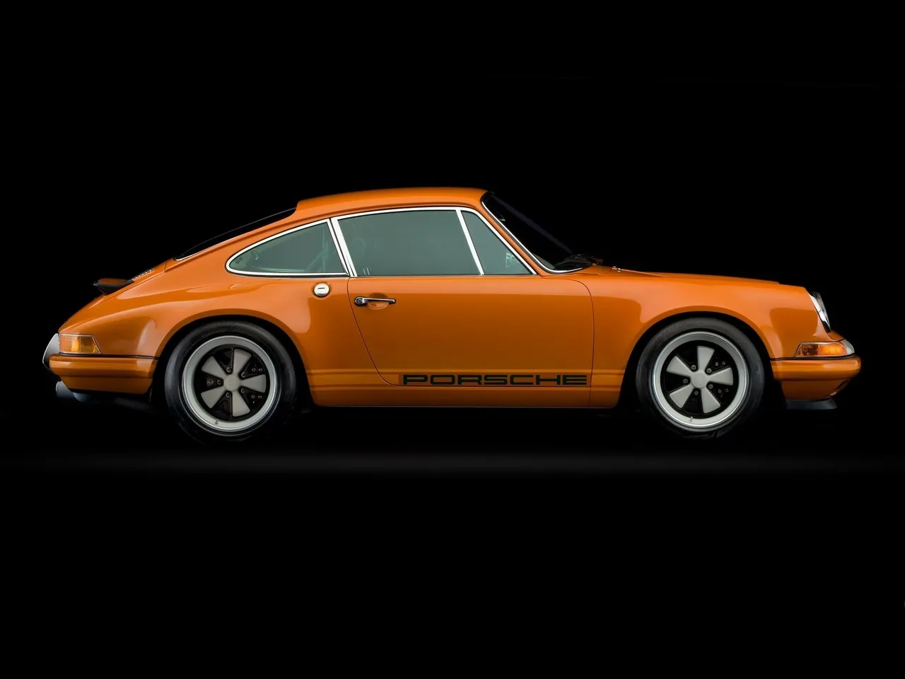 Singer 911 (2011) – boční profil