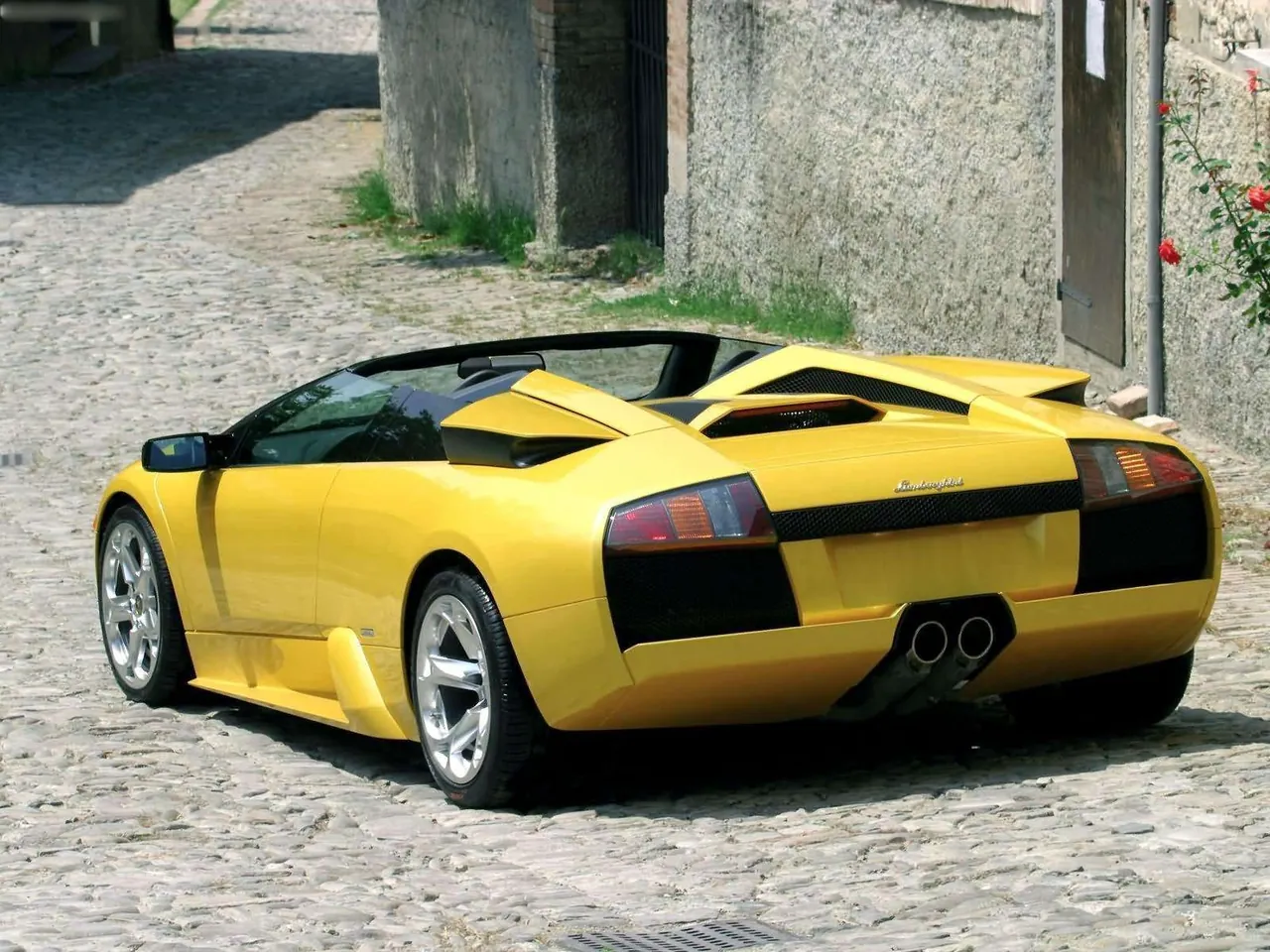 Lamborghini Murcielago Roadster (2004) – zadní tříčtvrteční pohled