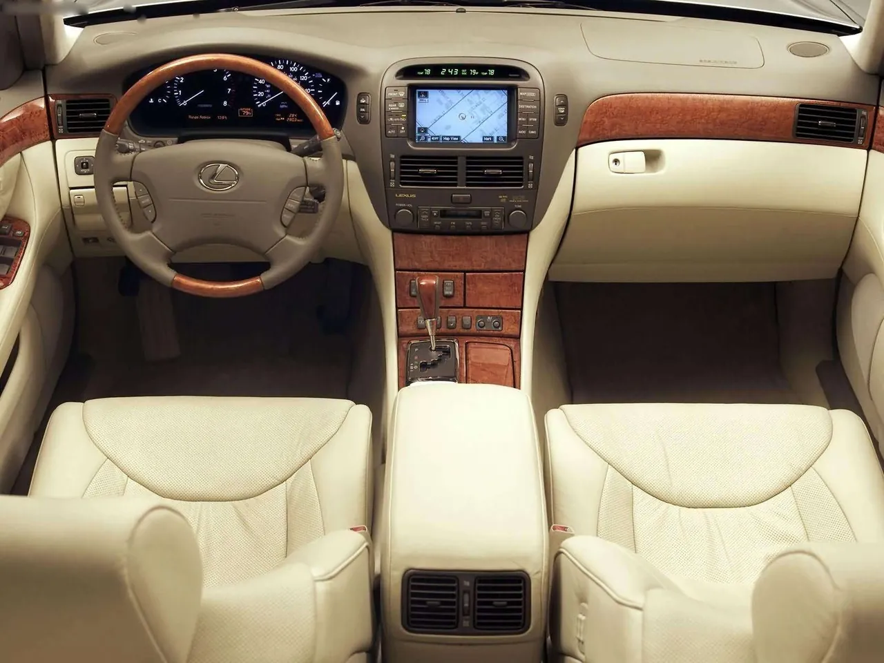 Lexus LS430 (2004) – interiér