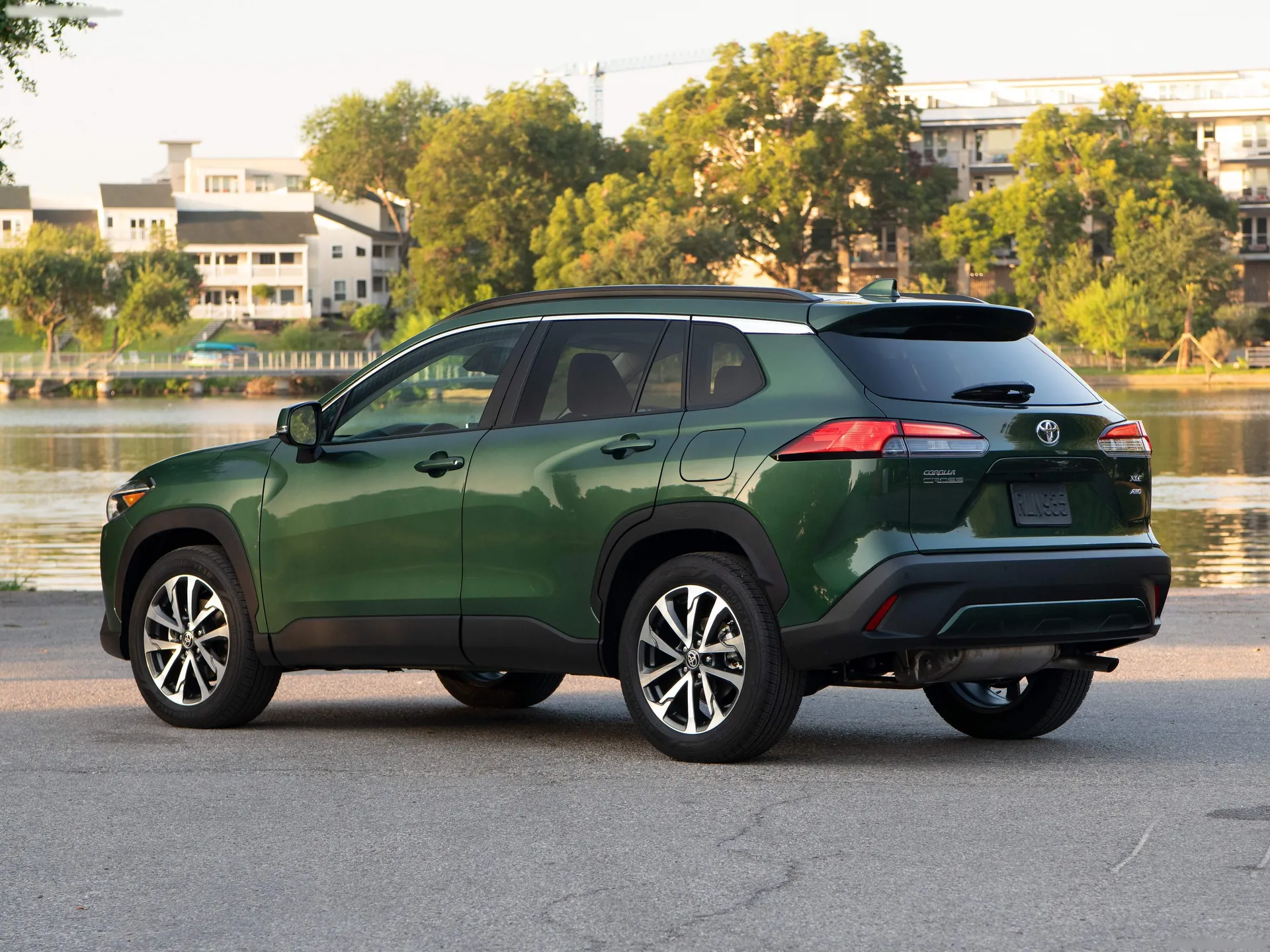 Toyota Corolla Cross [US] (2022) – zadní tříčtvrteční pohled