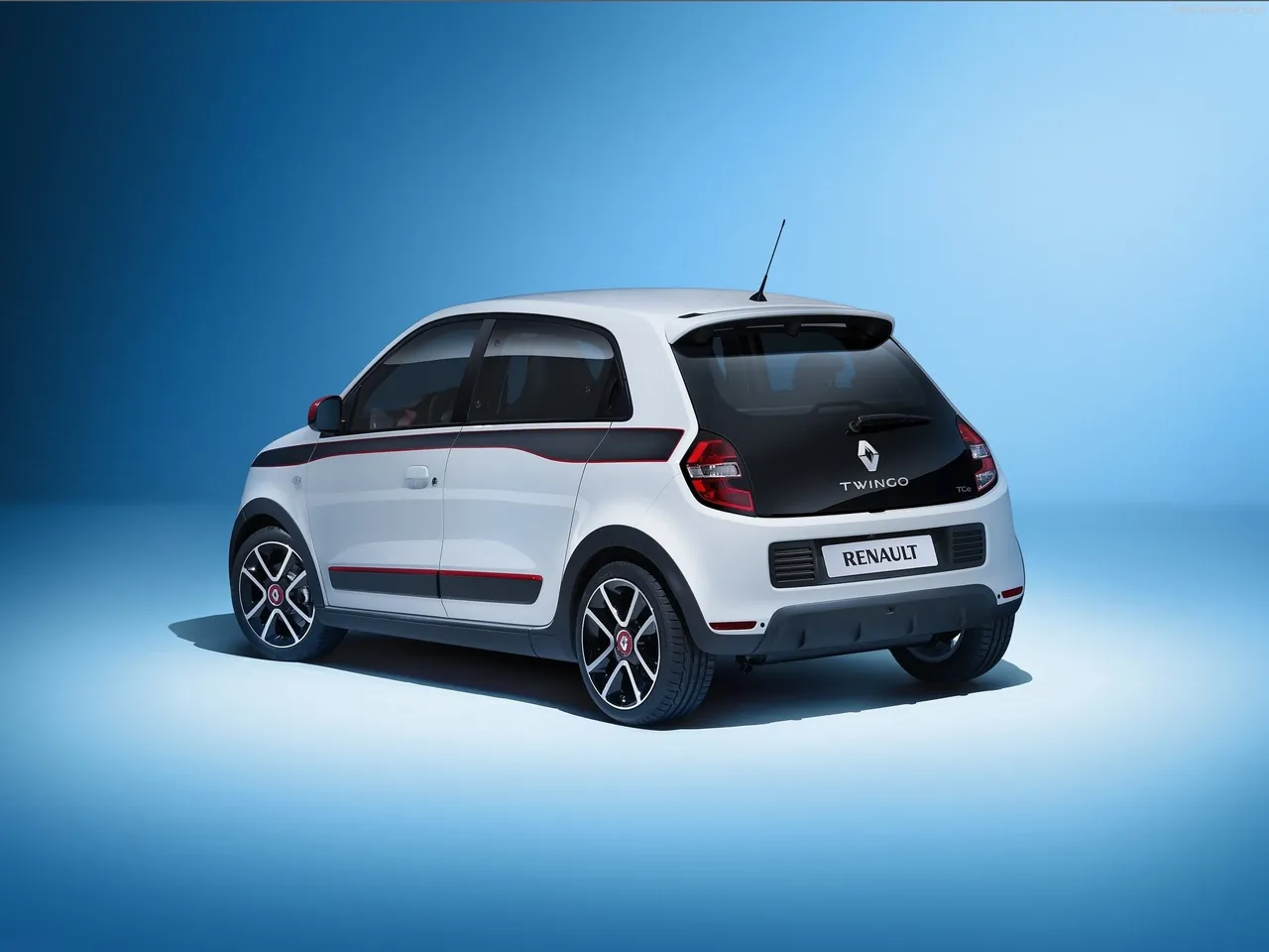 Renault Twingo (2015) – zadní tříčtvrteční pohled