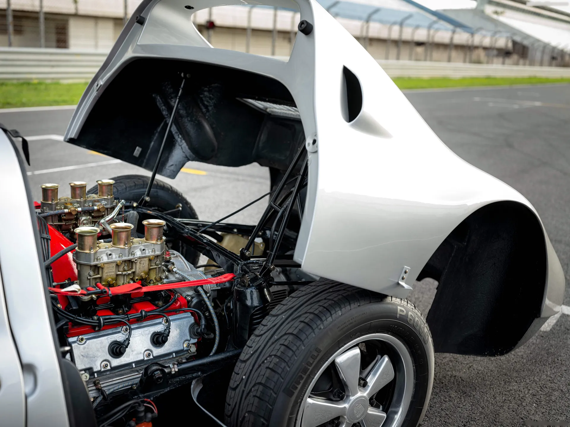 Porsche 904 Carrera GTS (1964) - Engine Bay
