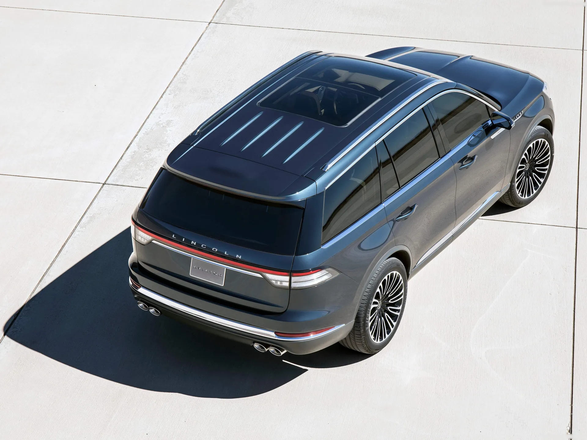 Lincoln Aviator Concept (2018) – zadní tříčtvrteční pohled