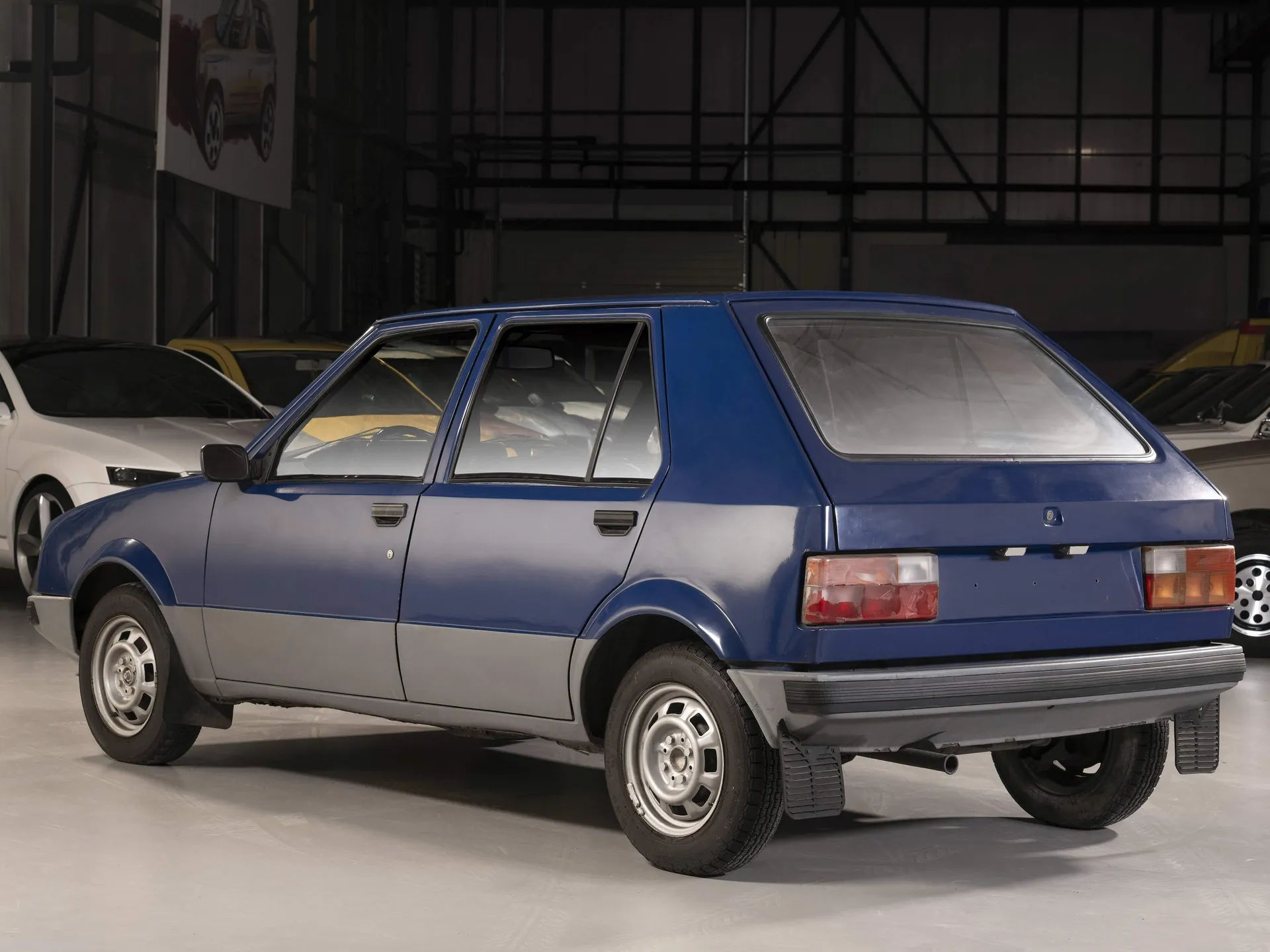 Skoda 781 FV2 Concept (1983) – zadní tříčtvrteční pohled