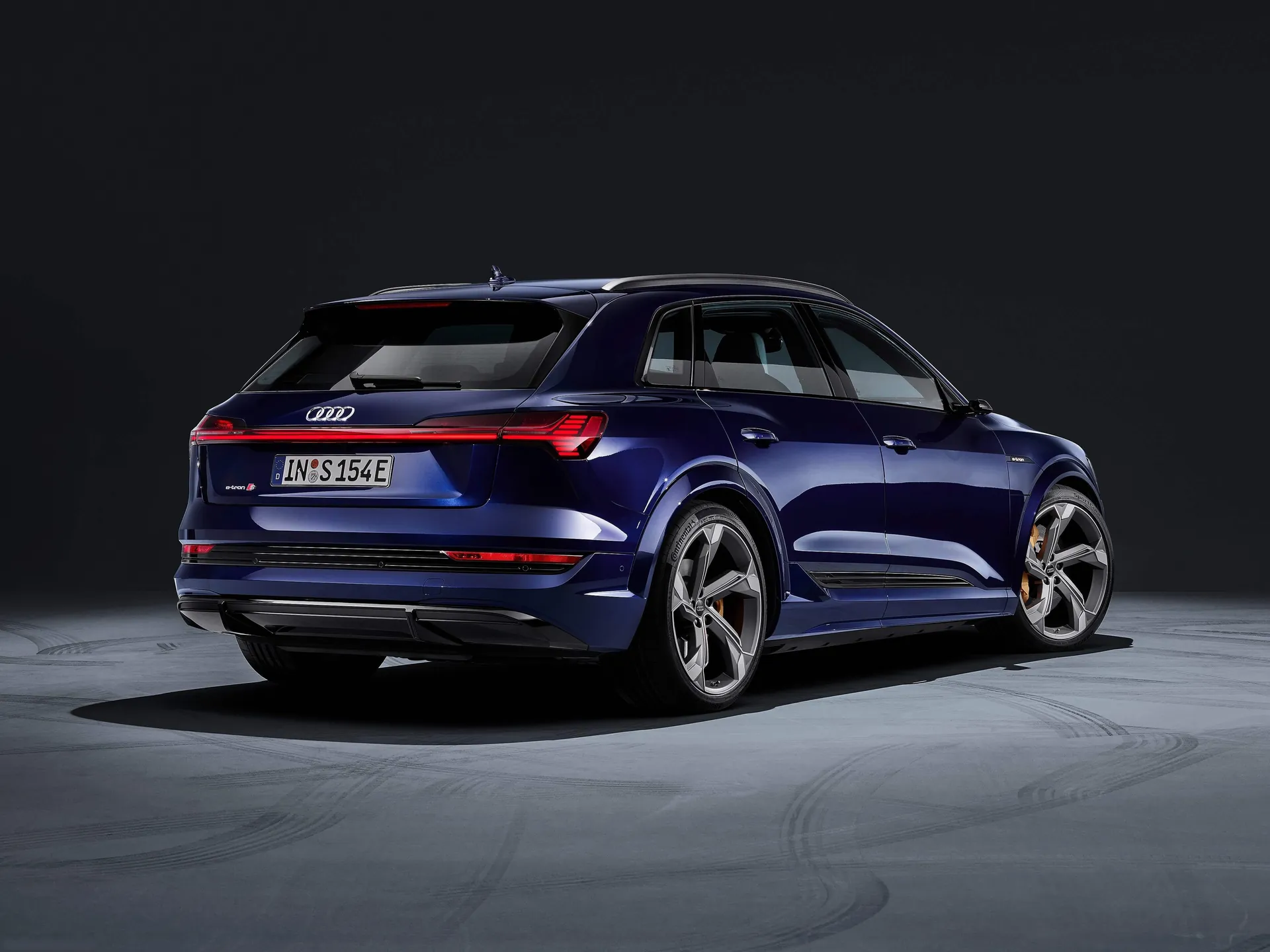 Audi e-tron S (2021) – zadní tříčtvrteční pohled