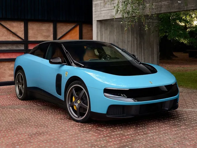 Ferrari Luce (2027)