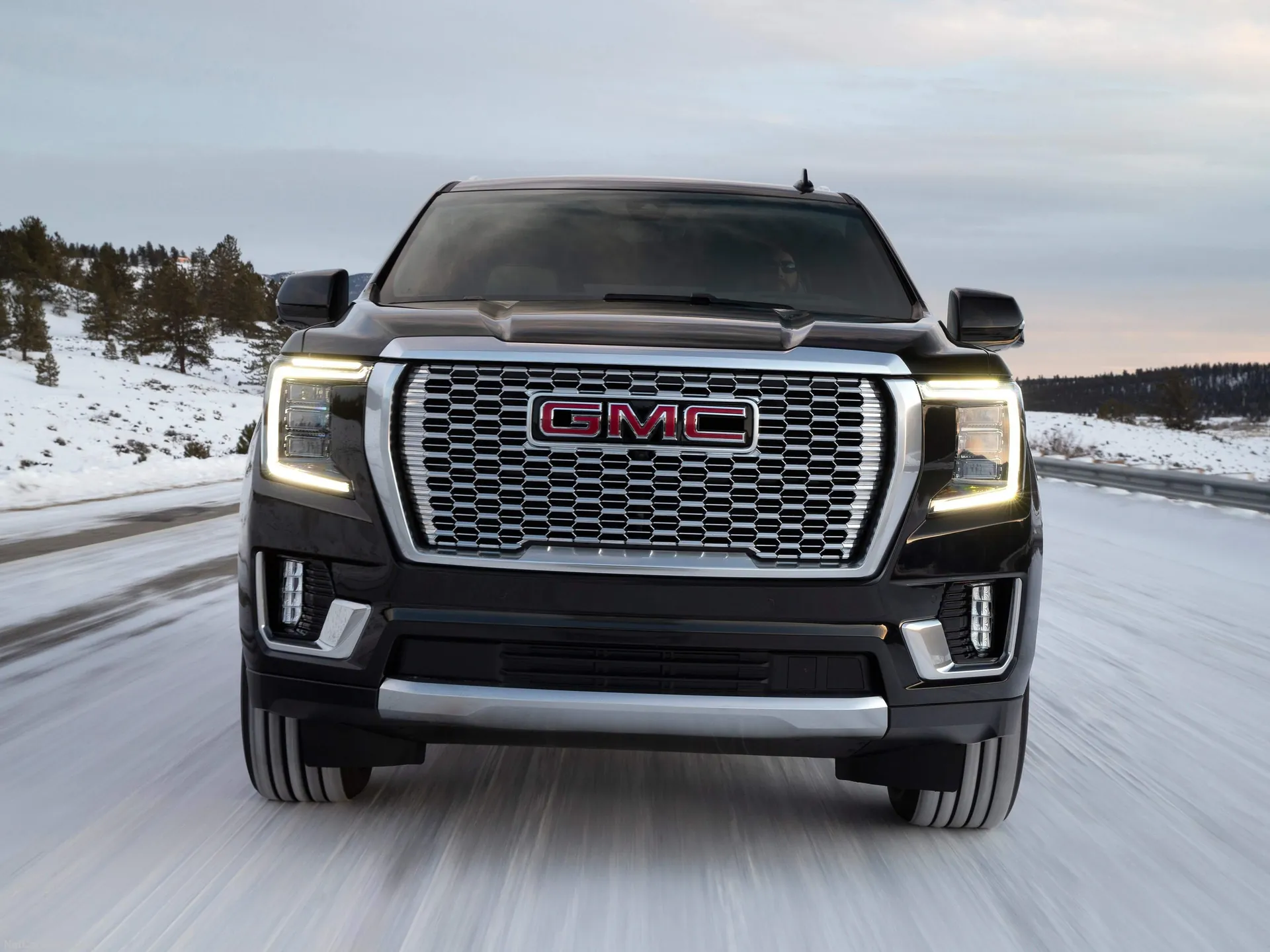 GMC Yukon Denali (2021) – zepředu