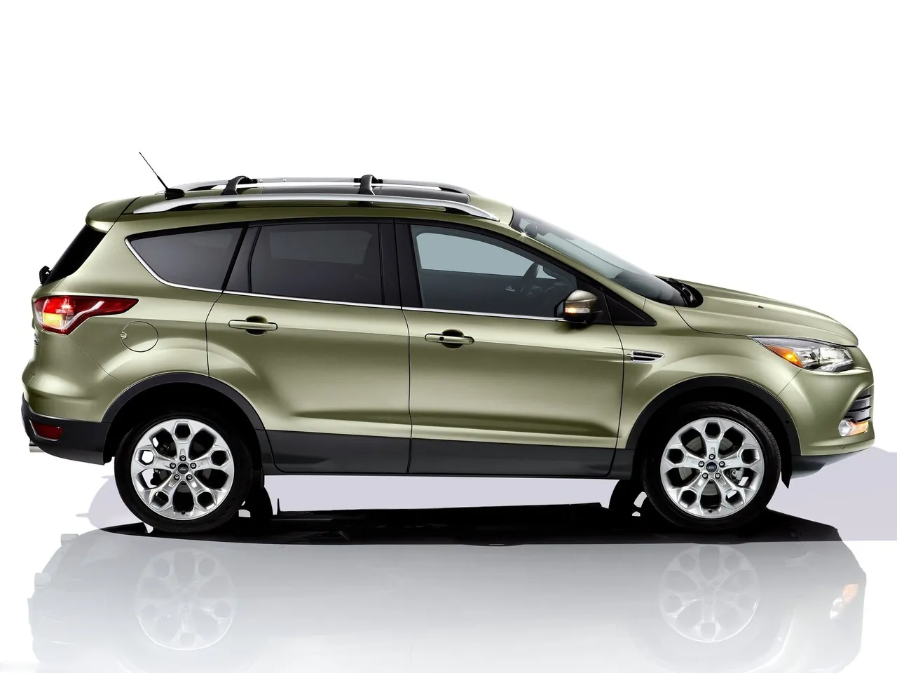Ford Escape (2013) – boční profil