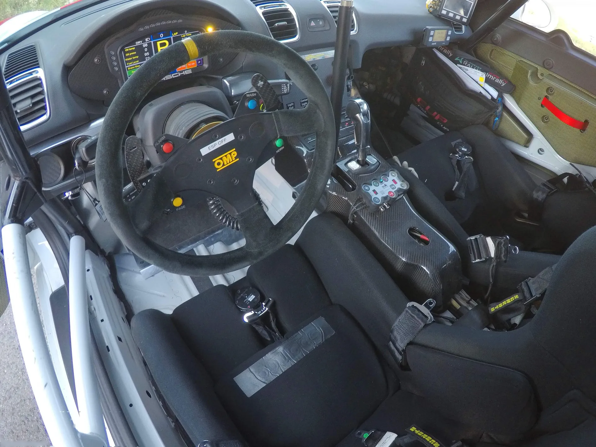 Porsche Cayman GT4 Rallye Concept (2019) – interiér