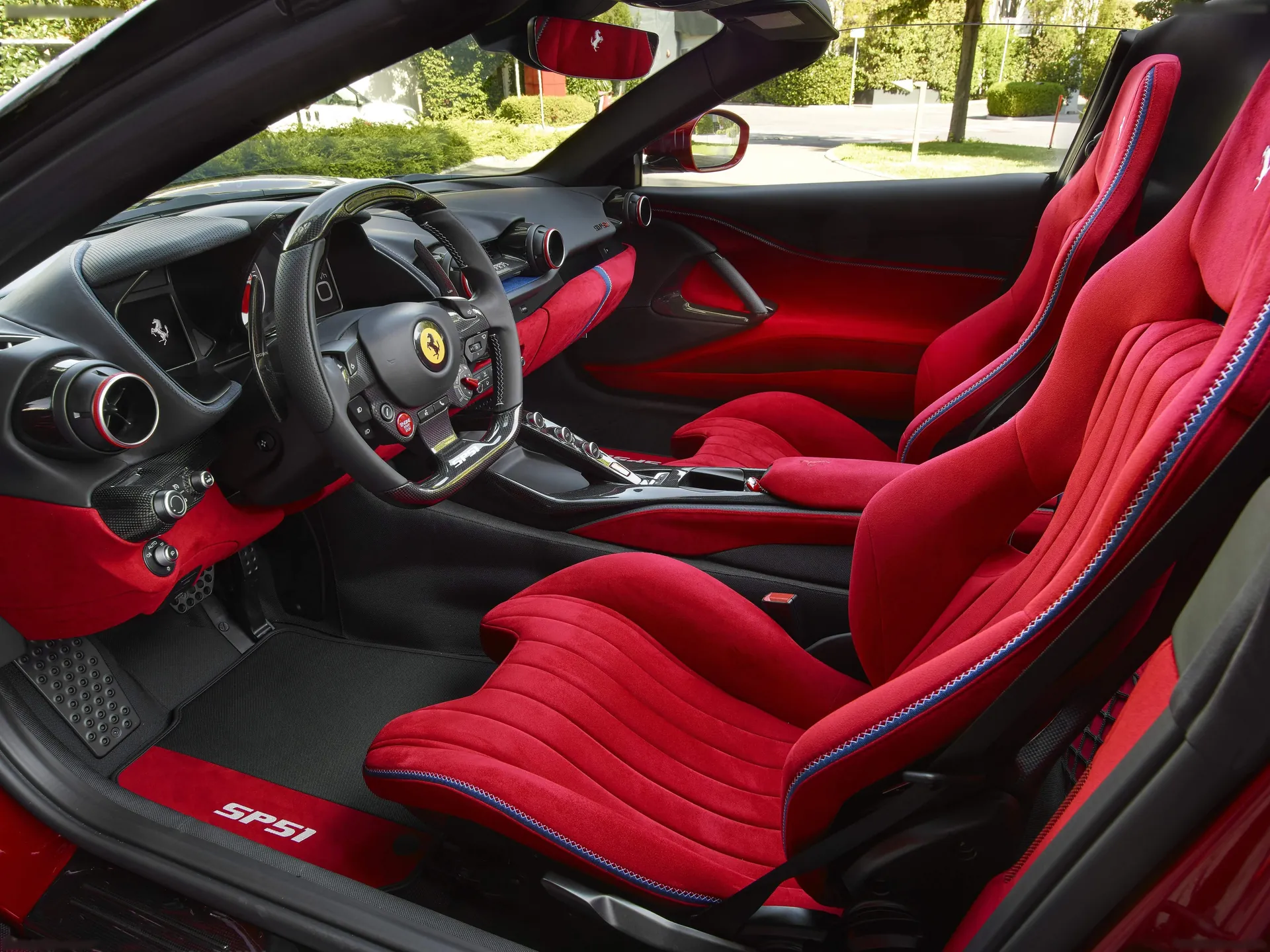 Ferrari SP51 (2022) – interiér