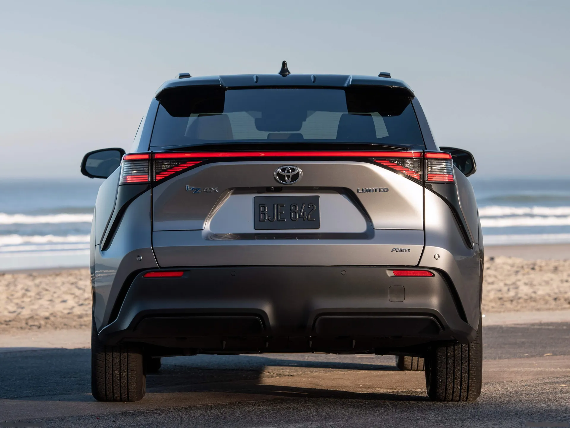Toyota bZ4X (2023) - Rear