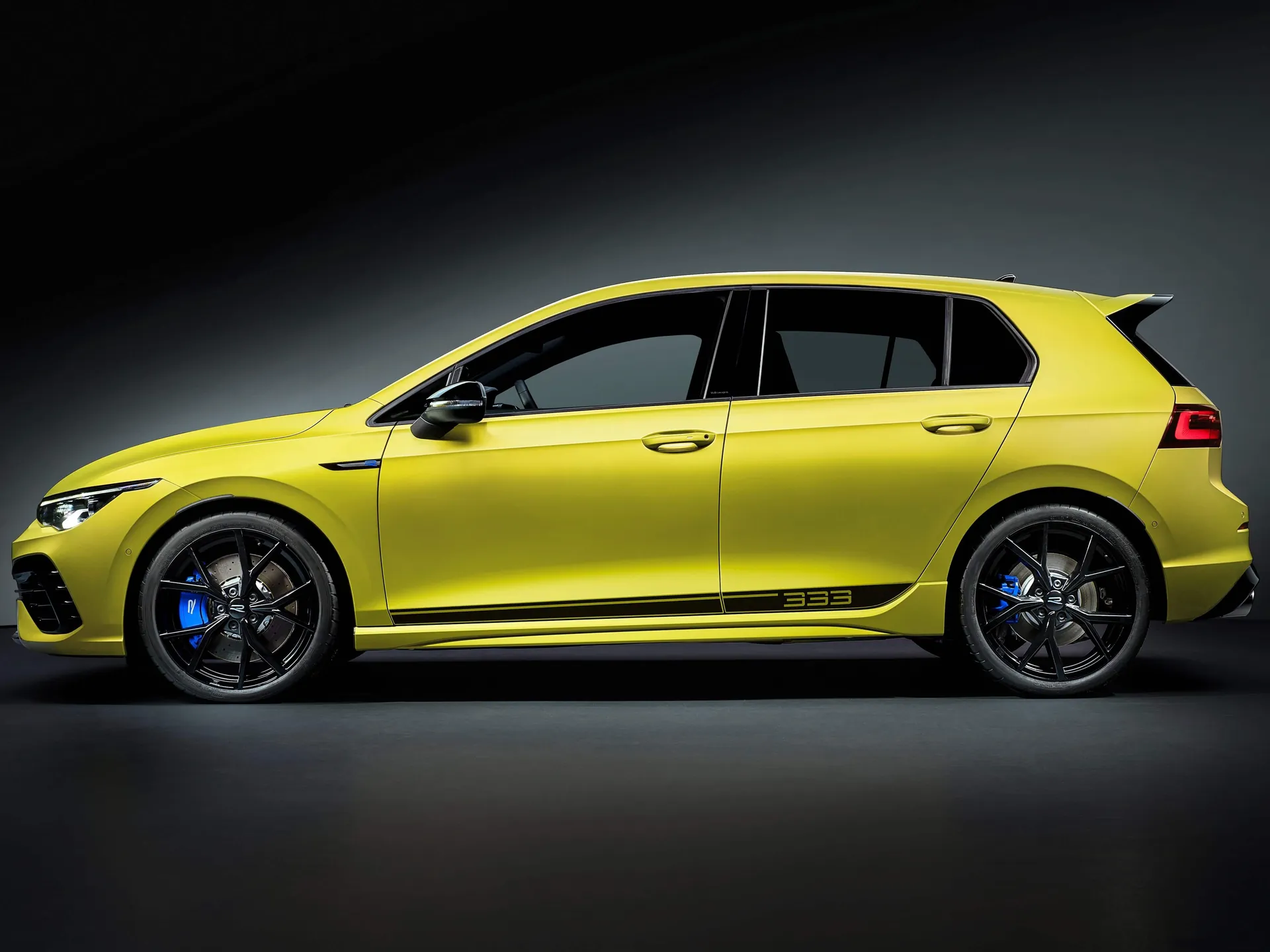 Volkswagen Golf R 333 Limited Edition (2023) – boční profil