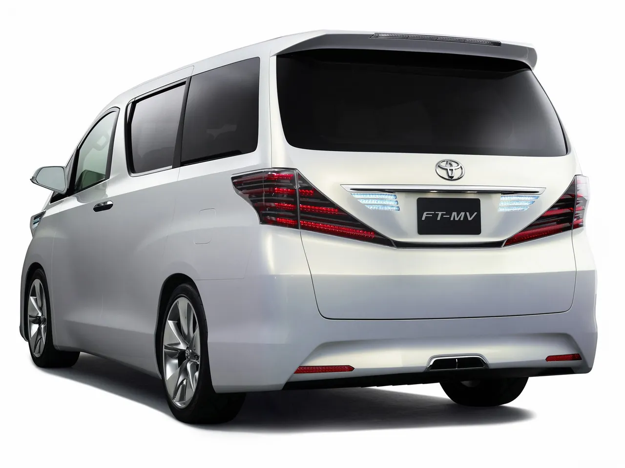 Toyota FT-MV Concept (2007) – zadní tříčtvrteční pohled