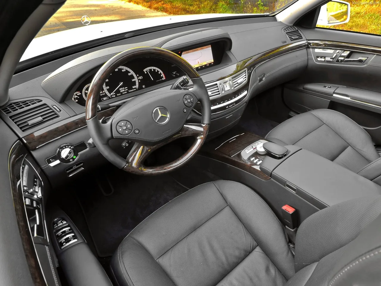 Mercedes-Benz S350 BlueTEC 4Matic (2012) - Interior