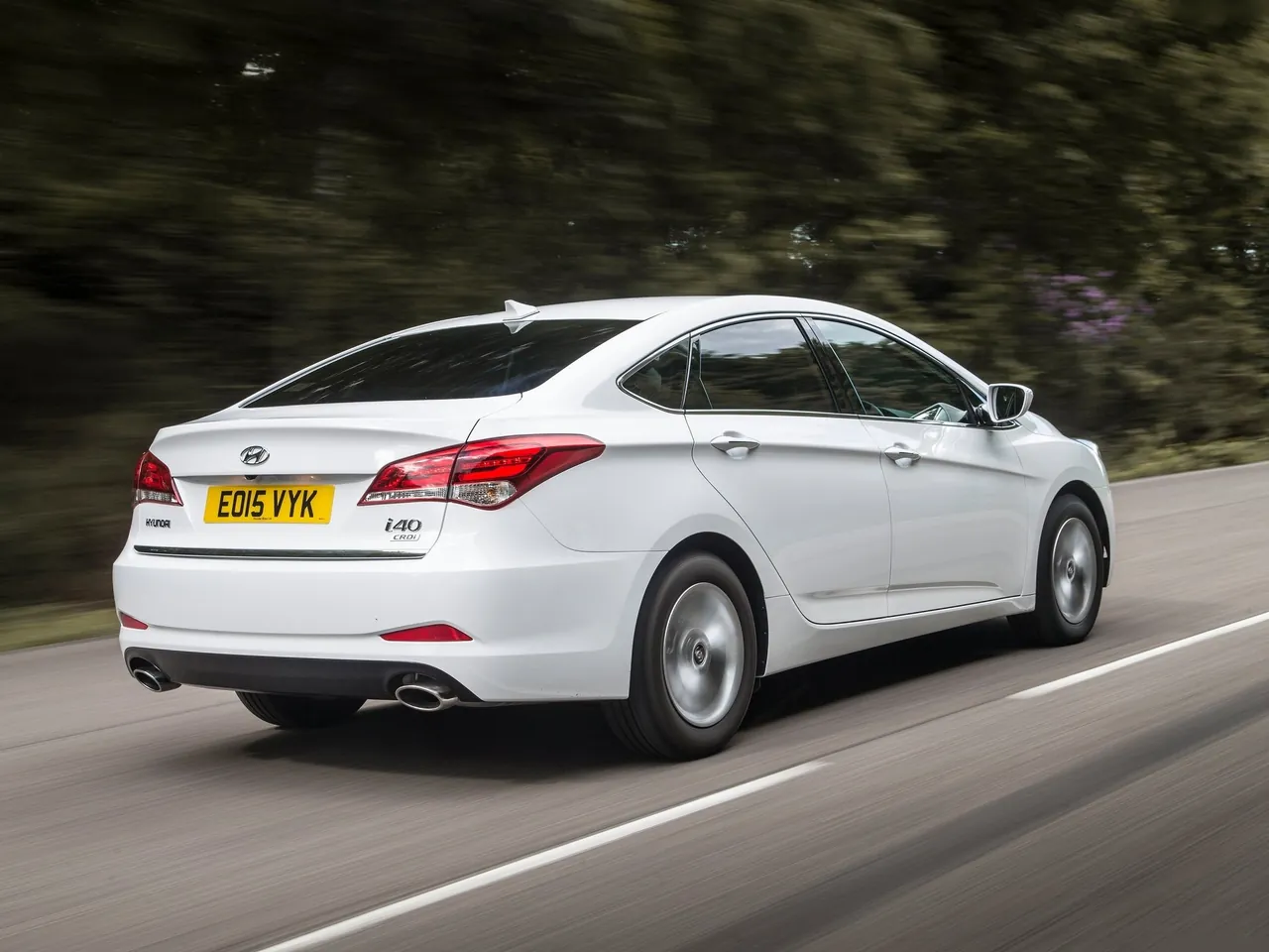 Hyundai i40 (2015) – zadní tříčtvrteční pohled