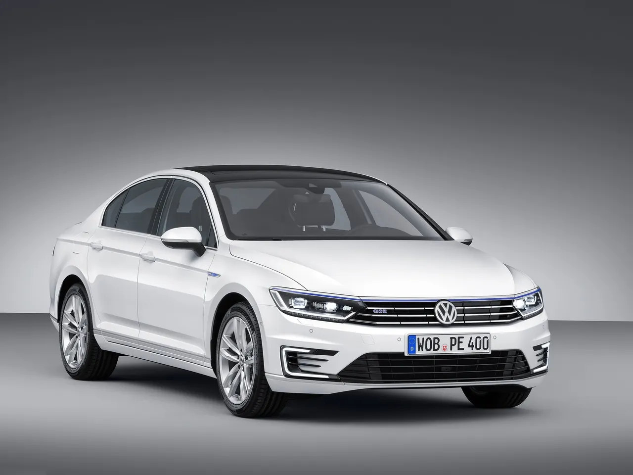 Volkswagen Passat GTE (2015)