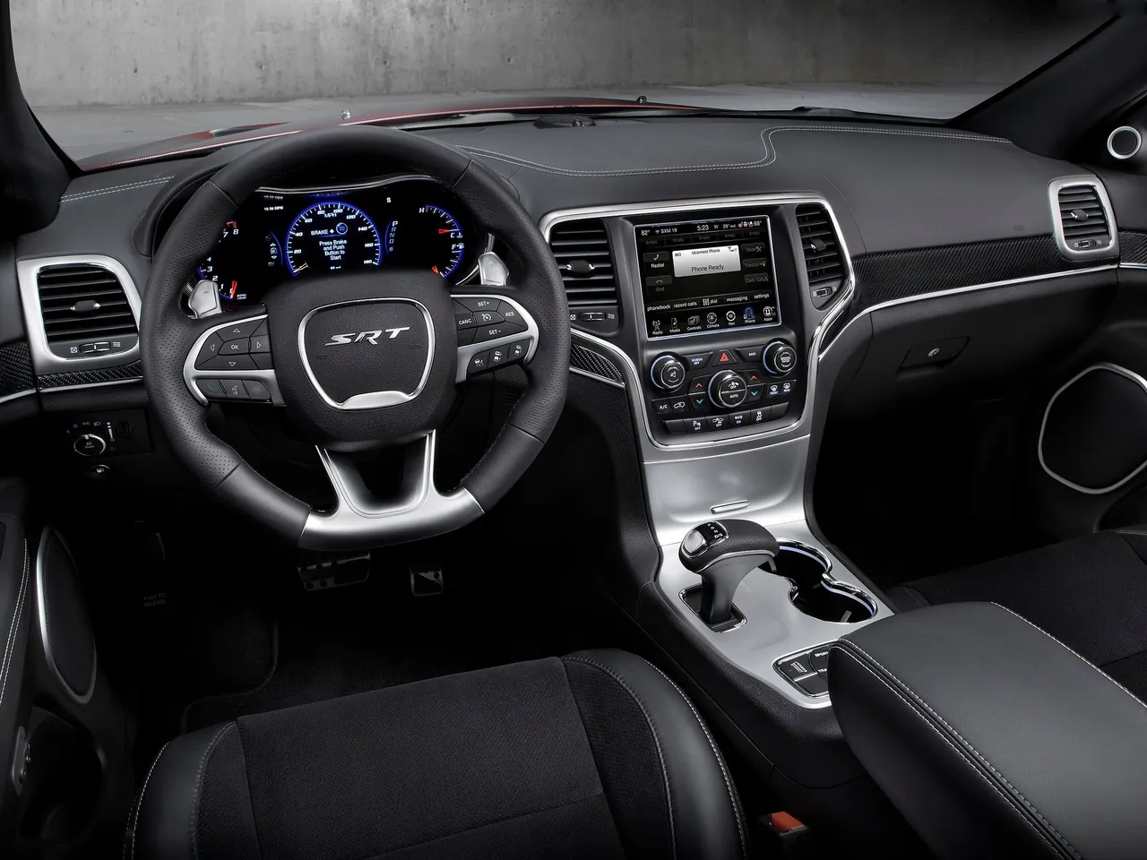 Jeep Grand Cherokee SRT (2014) – interiér