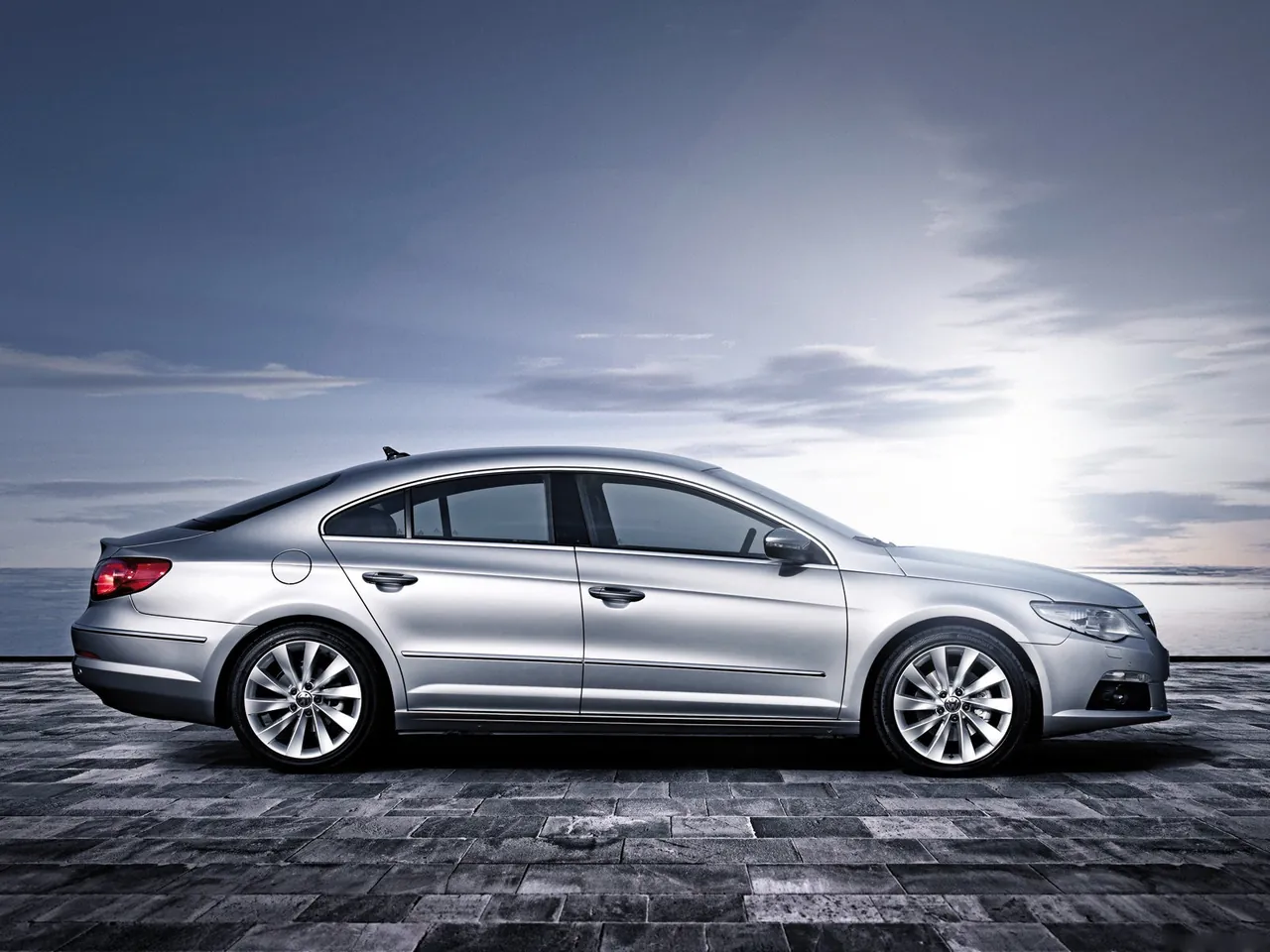 Volkswagen Passat CC (2009) - Side Profile