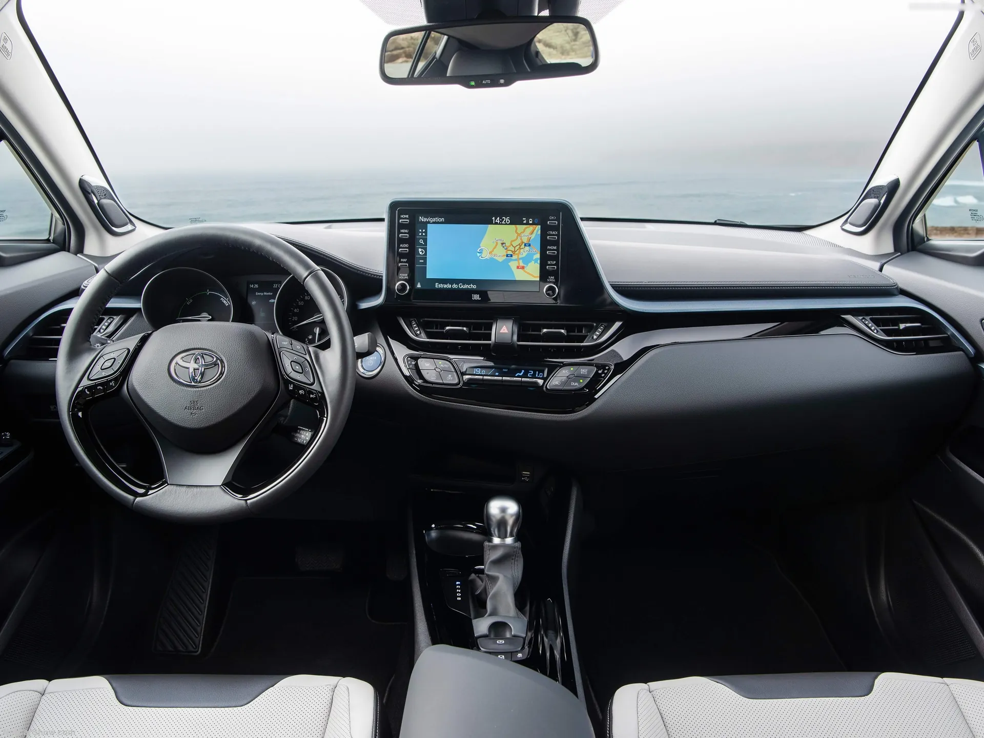 Toyota C-HR (2020) – interiér