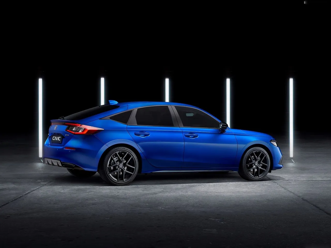 Honda Civic eHEV [EU] (2023) – zadní pohled