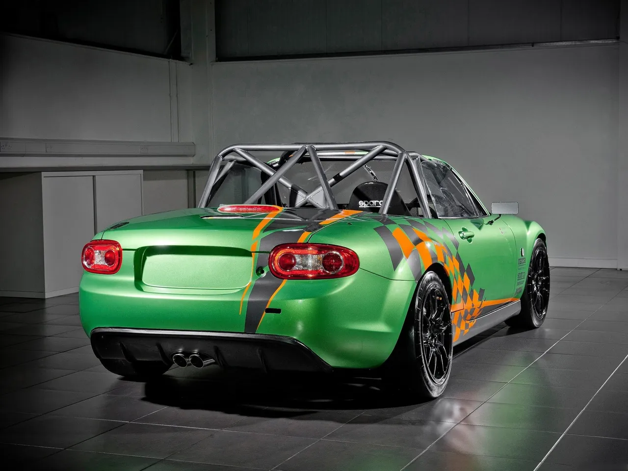 Mazda MX-5 GT Race Car (2011) – zadní tříčtvrteční pohled