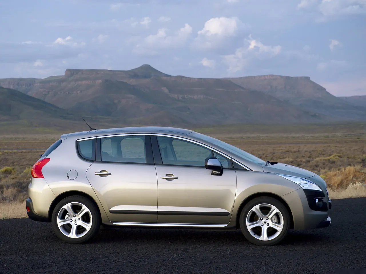 Peugeot 3008 (2010) – boční profil