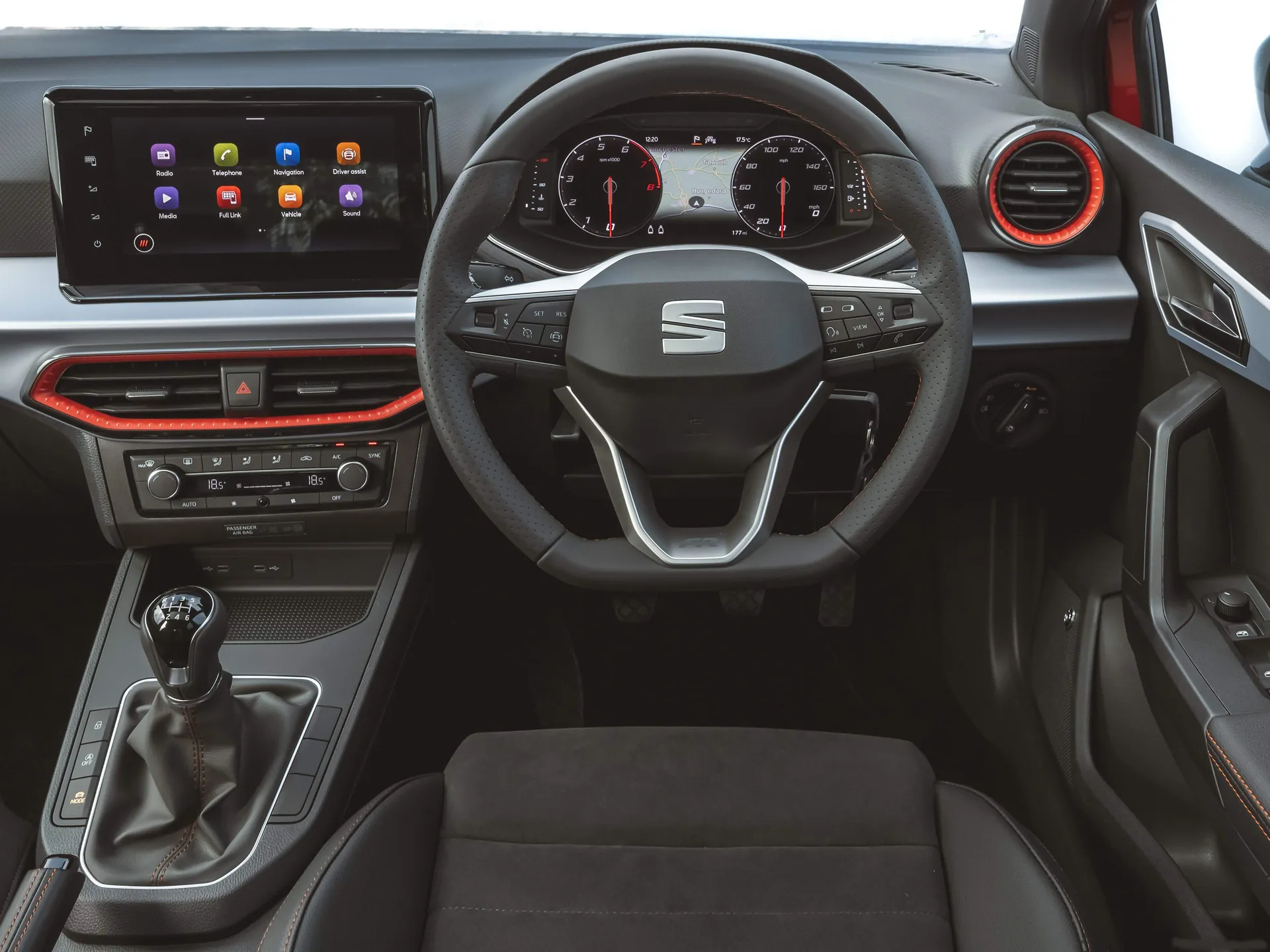Seat Ibiza FR [UK] (2022) – interiér